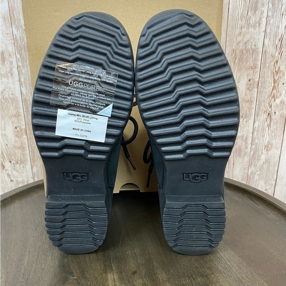 UGG Heather Leather Waterproof Lace Up Boot Size 6 Women - Picture 6 of 14